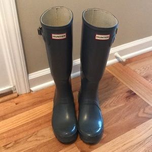 Hunter’s tall boots size 6